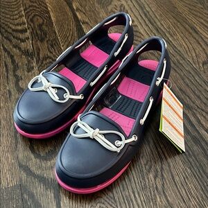 Crocs Beach Line Boat Shoes Navy and Pink with white Laces, size 9, NWT